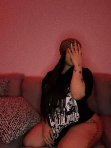 644569667: Chica busca chico en Cáceres