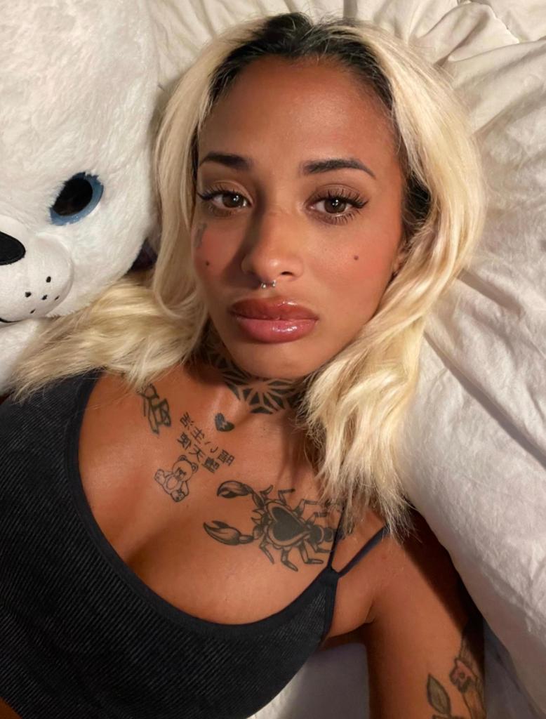 Chica busca chico en Ibiza: 