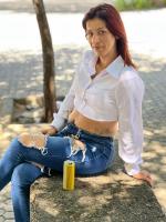 687181489: Chica busca chico en Sevilla