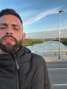 672975702: Chico busca chica en Zaragoza