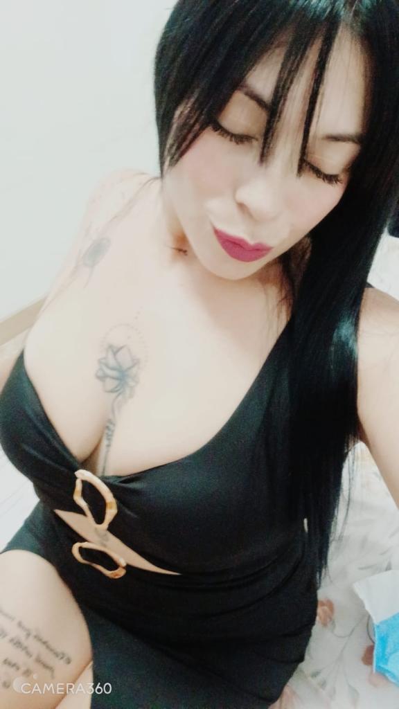 631963947: Chica busca chico en Barcelona