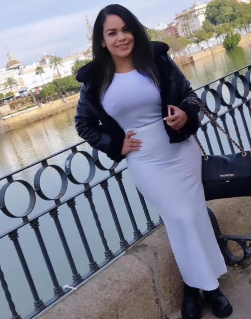 623482188: Chica busca chico en Cádiz