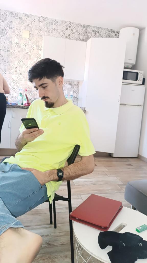 645543915: Chico busca chica en Sevilla