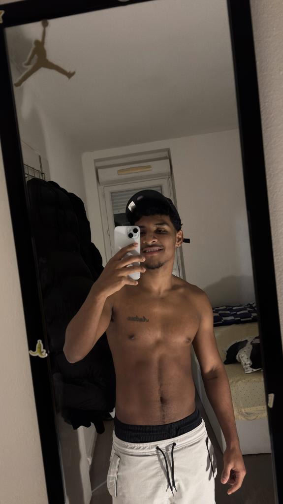 Chico busca chica en Mallorca: 