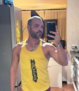 677665168: Chico busca chica en Las Palmas