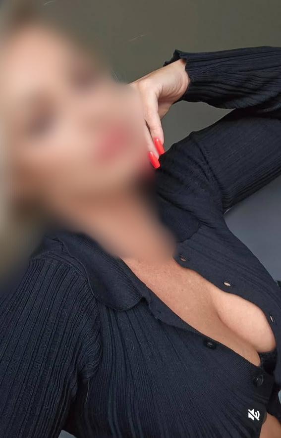 643263179: Chica busca chico en Sevilla