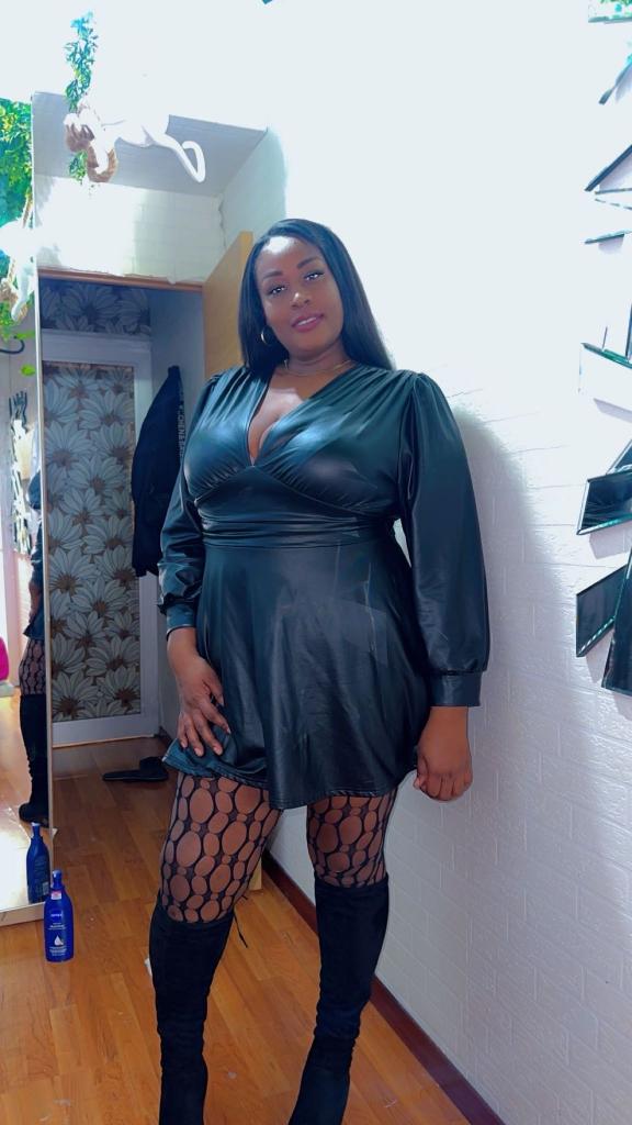 614094322: Chica busca chico en Mallorca