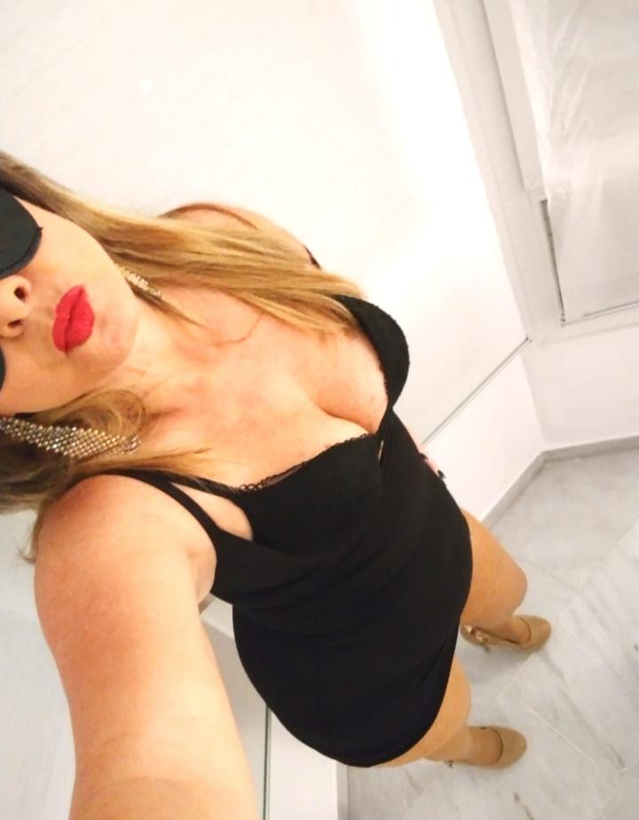 Chica busca chico en Tenerife: 