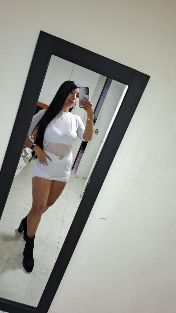 612213286: Chica busca chico en Barcelona