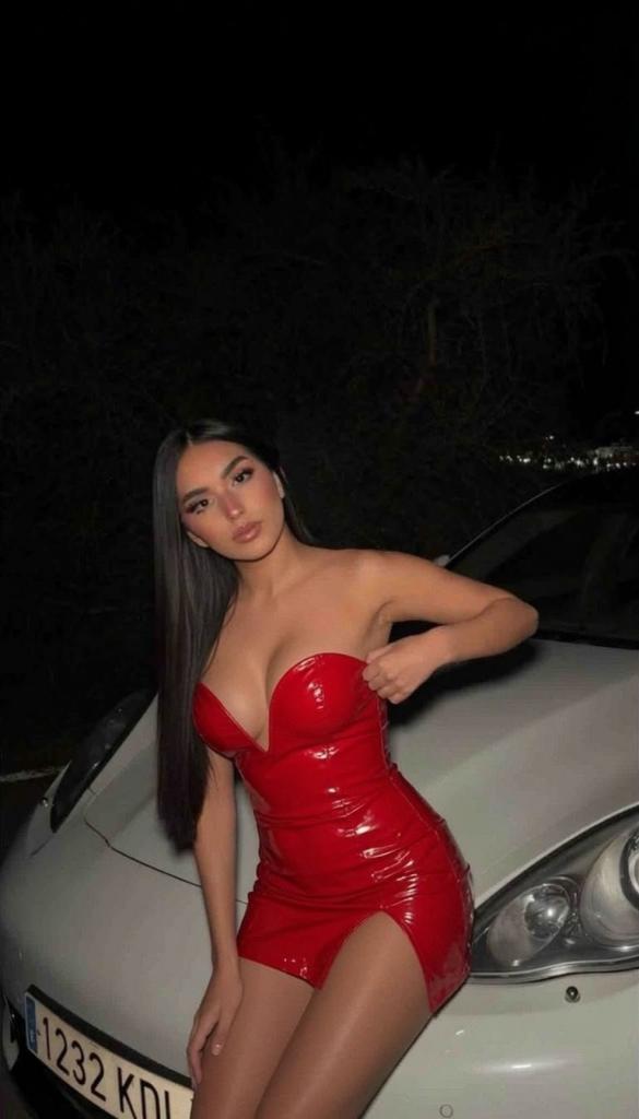 658067941: Chica busca chico en Barcelona