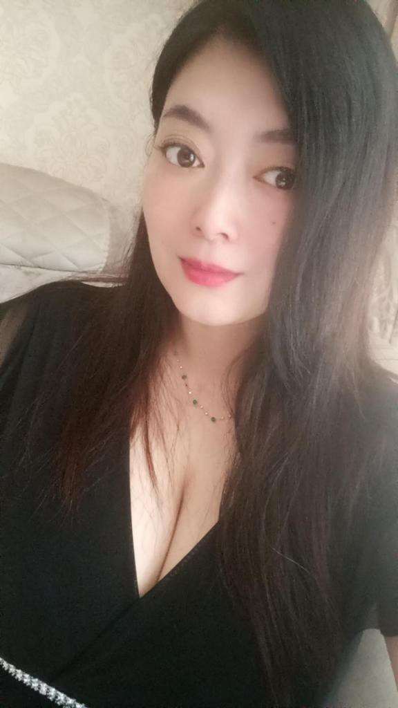 643939055: Chica busca chico en La Coruña