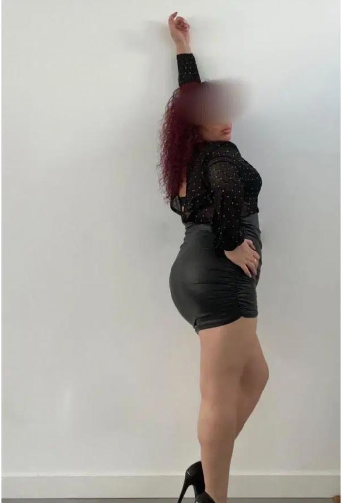 Chica busca chico en Sevilla: 