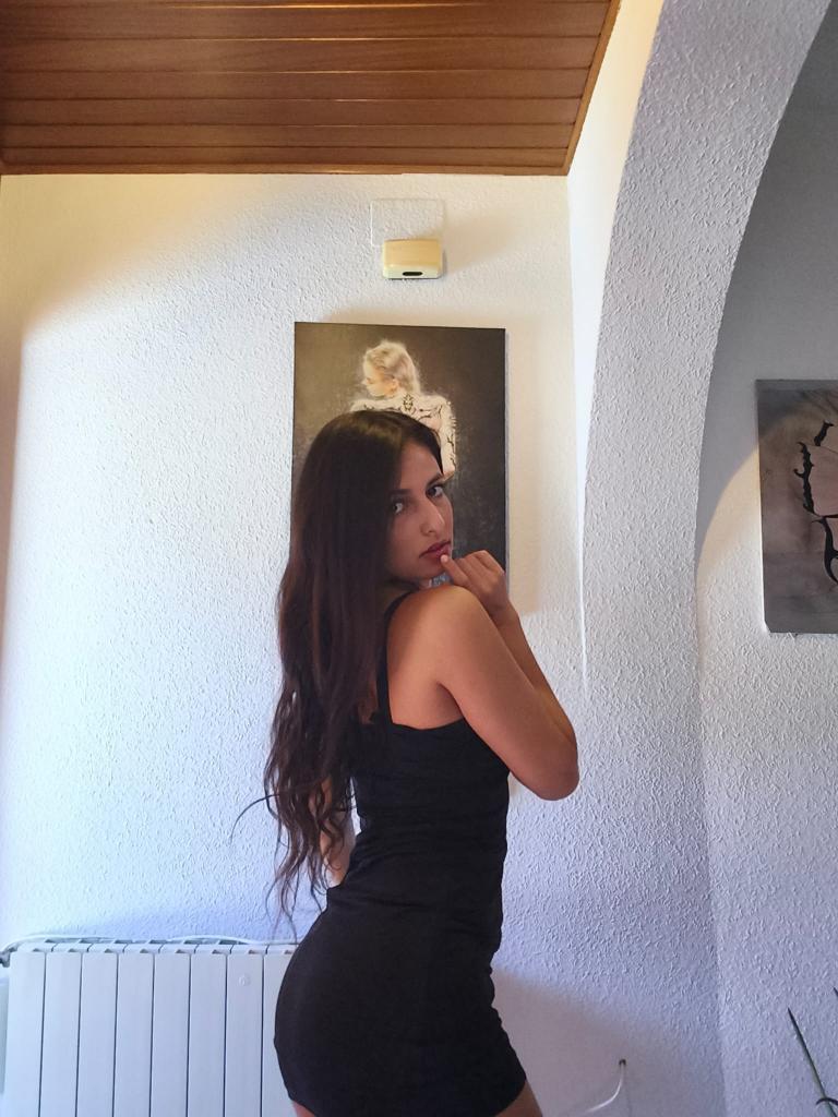 641990148: Chica busca chico en Madrid