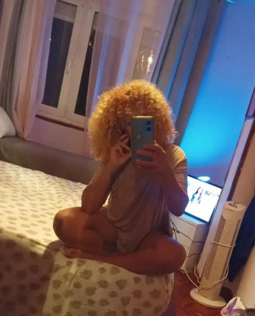 603192725: Chica busca chico en La Coruña