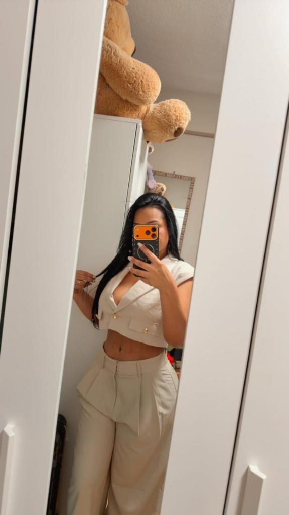 662929535: Chica busca chico en Murcia