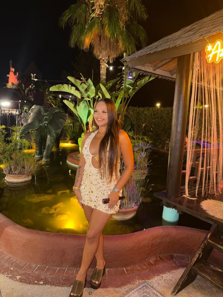 624471335: Chica busca chico en Ibiza