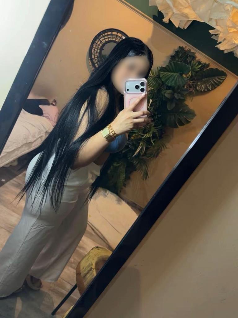 743085678: Chica busca chico en Lérida