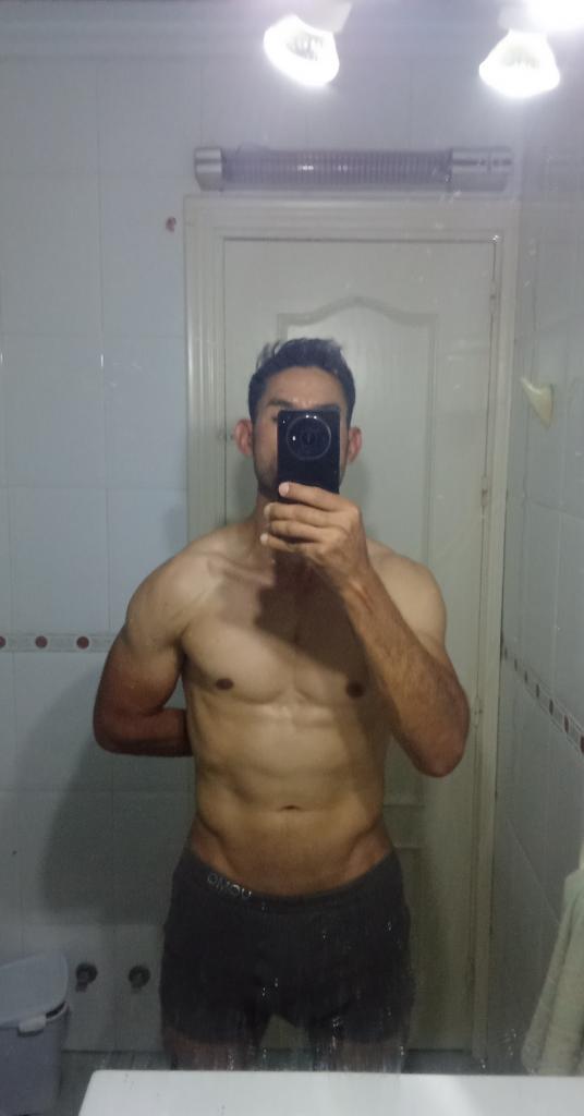 664066494: Chico busca chica en Málaga