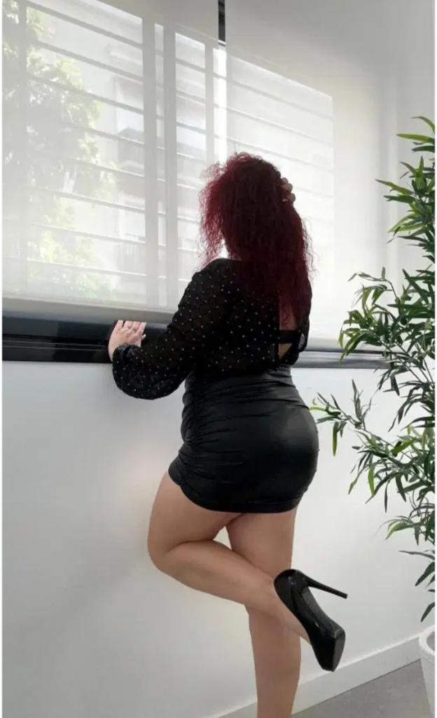 624279776: Chica busca chico en Sevilla