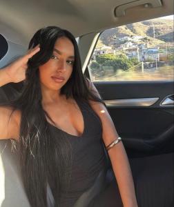 658067941: Chica busca chico en Barcelona