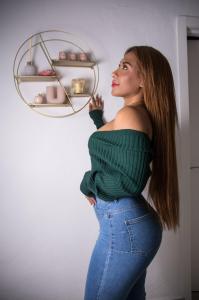 613881313: Chica busca chico en Valencia