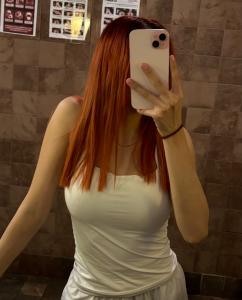 632978126: Chica busca chico en Sevilla