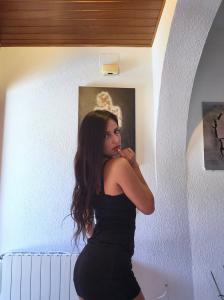641990148: Chica busca chico en Madrid
