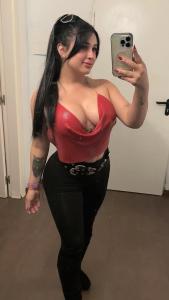 673390208: Chica busca chico en Ibiza