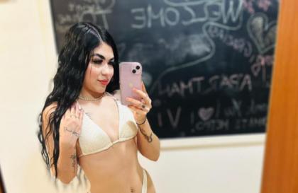 647781551: Chica busca chico en Barcelona