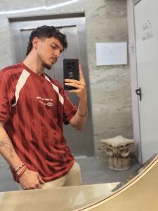 688480095: Chico busca chica en Granada