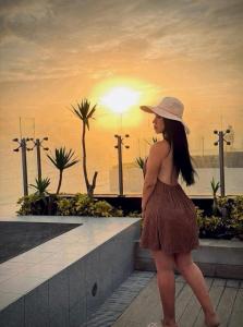 674384944: Chica busca chico en Ibiza
