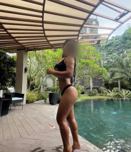 613384815: Chica busca chico en Madrid