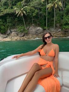 600684103: Chica busca chico en Ibiza