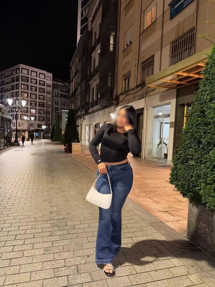 745040891: Chica busca chico en Almería