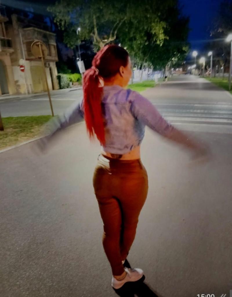 615517541: Chica busca chico en Gerona