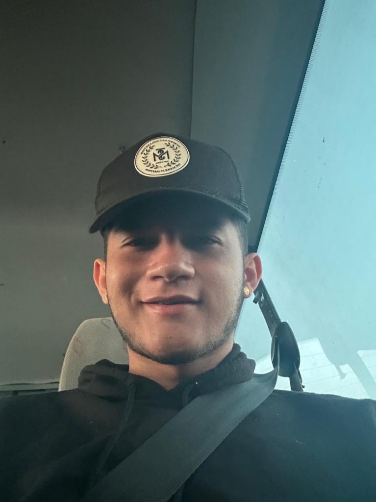 631170220: Chico busca chica en Barcelona