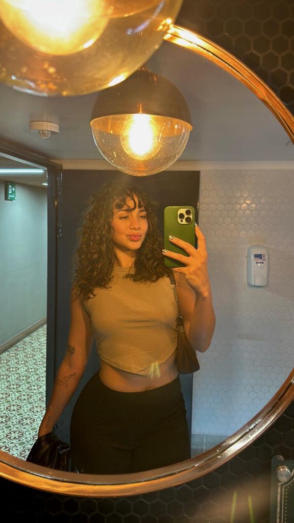 711127055: Chica busca chico en Sevilla