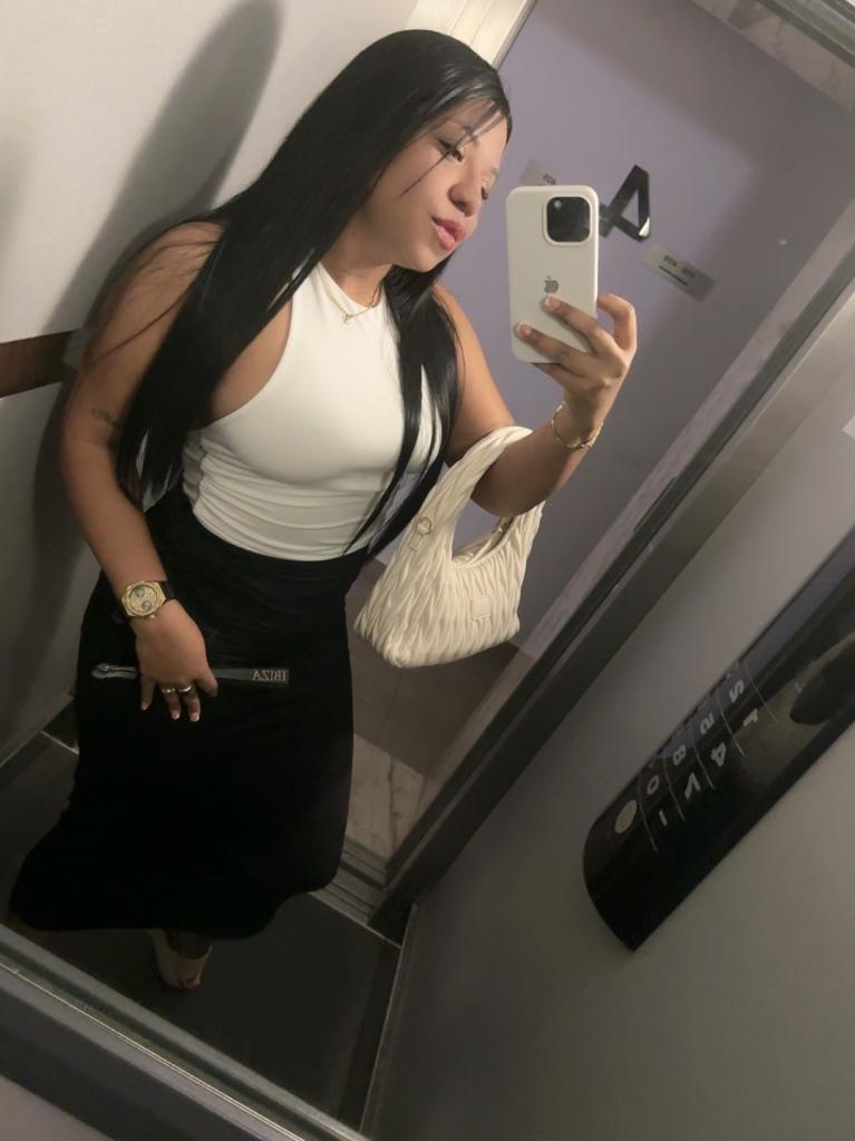 671557332: Chica busca chico en Ibiza