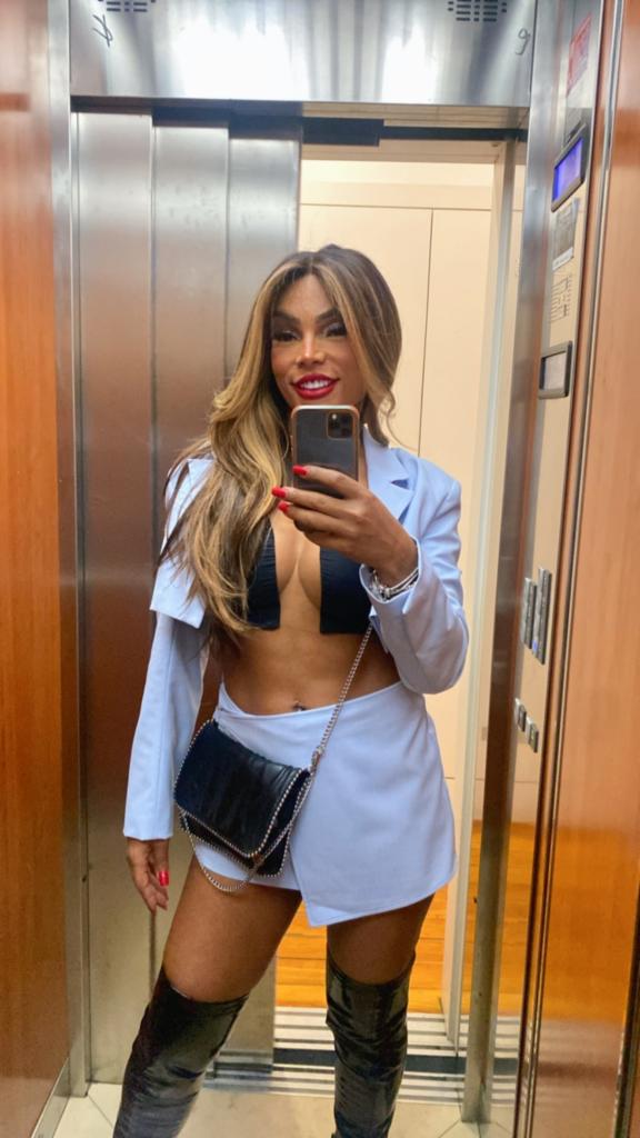 685928989: Transexual en Pontevedra