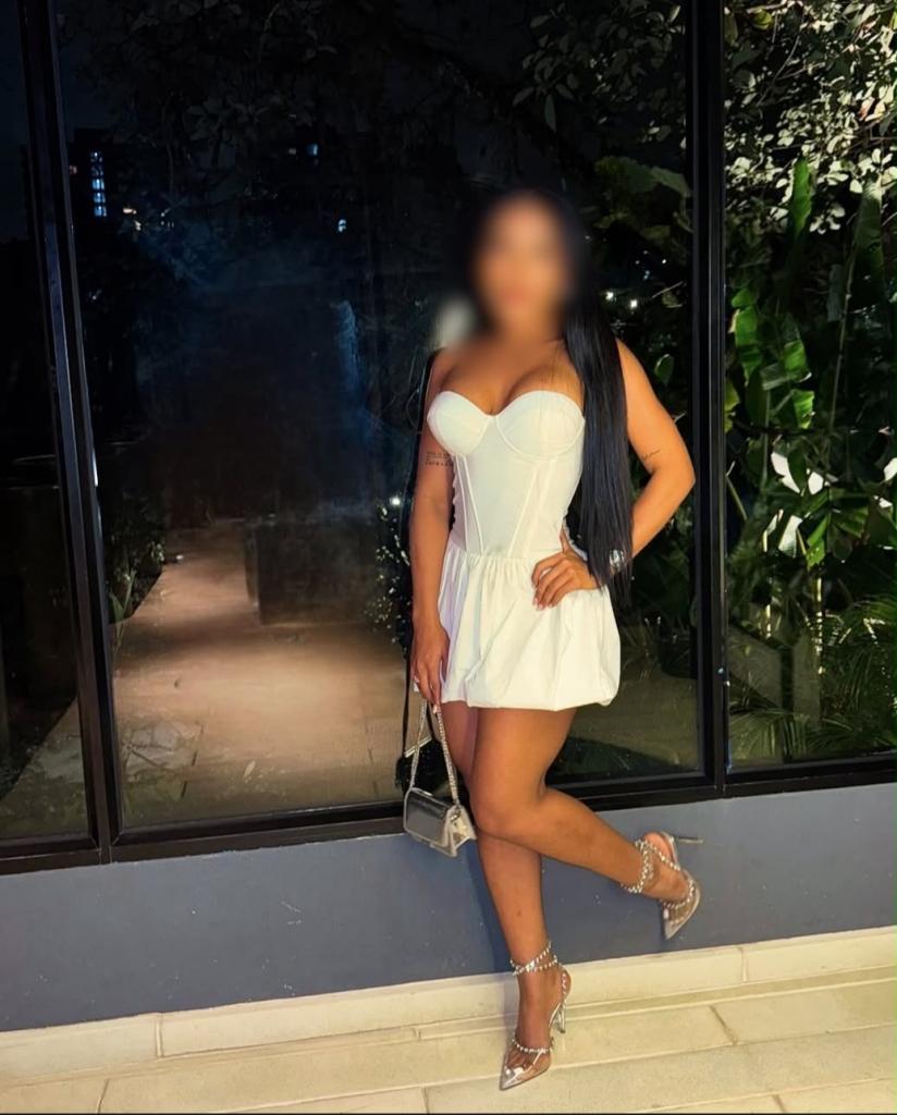 634915933: Chica busca chico en La Coruña