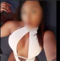 661467542: Chica busca chico en La Coruña