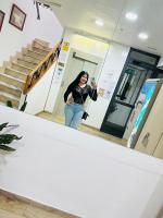 742089855: Chica busca chico en Barcelona