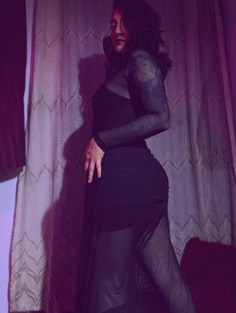 607690245: Chica busca chico en Alicante