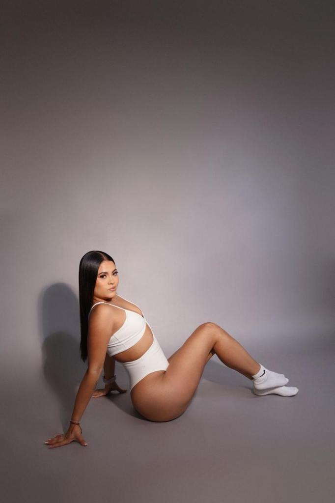 742011225: Chica busca chico en Barcelona