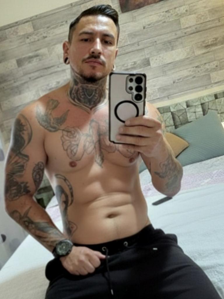 645567687: Chico busca chica en Sevilla