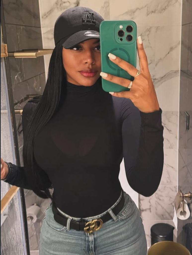 664085854: Chica busca chico en Granada