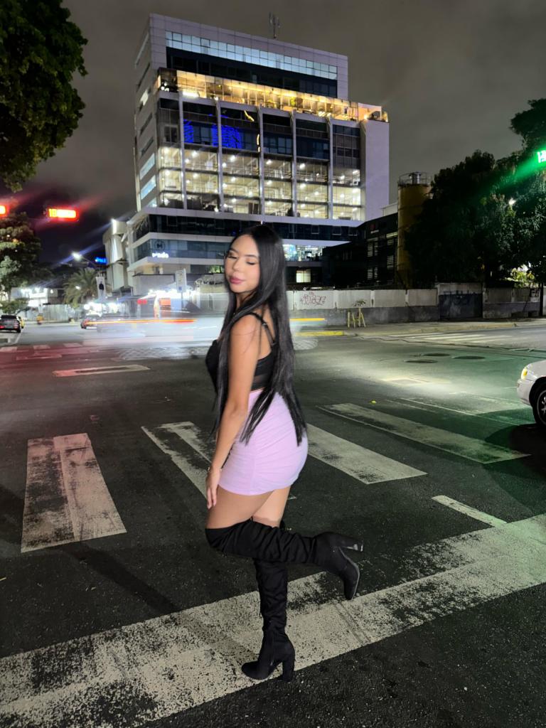 653050840: Chica busca chico en Madrid