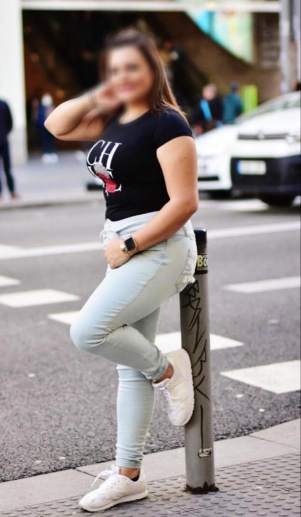 641155323: Chica busca chico en Murcia