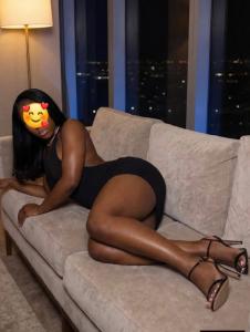 627089290: Chica busca chico en Ibiza