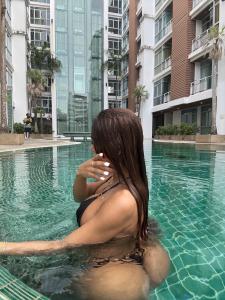 666837718: Transexual en Barcelona